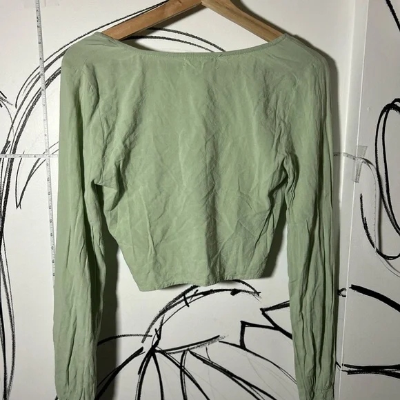 Urban Outfitters Light Green Twisted Front Deep V Long Sleeve Top, Size XS - Picture 8 of 10